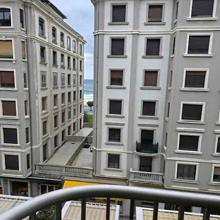 Apartment Big With 3 Parking Included *