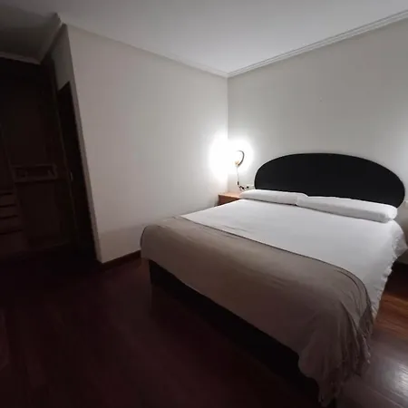 Big With 3 Parking Included サン・セバスティアン