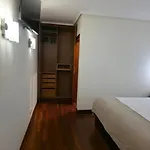 Big With 3 Parking Included Lejlighed