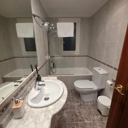 Big With 3 Parking Included * Сан-Себастьян